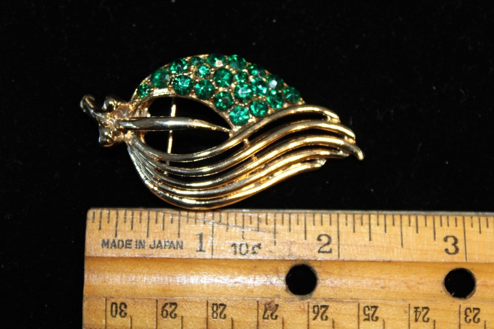 Vintage Signed Coro Green Rhinestone Leaf Brooch BR10