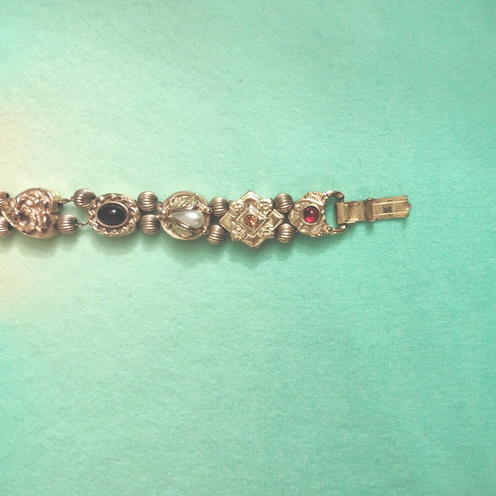 Vintag MCM Art Nouveau Goldette Slide Bracelet Cameo Cabochons 7″