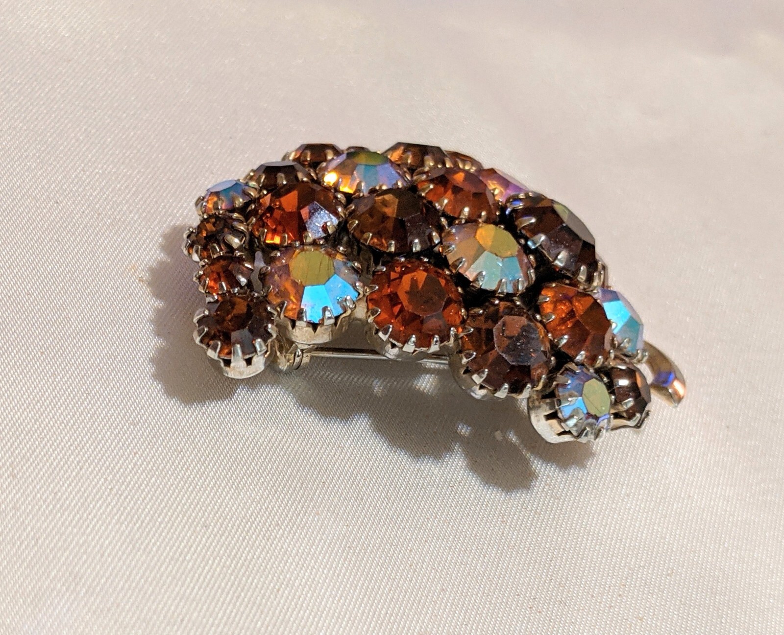 Vintage Unsigned SCHREINER AB Grapes Cluster Prong-Set Rhinestone Brooch Pin