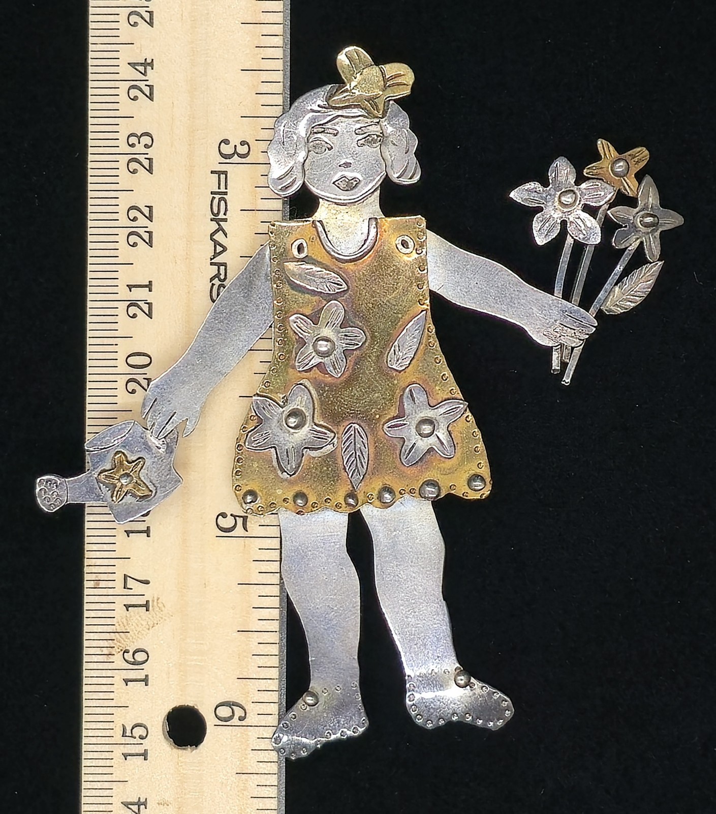 Vtg Signed 1994 Danielle Berlin Mixed Metal Girl Gardener Flowers Brooch Pin