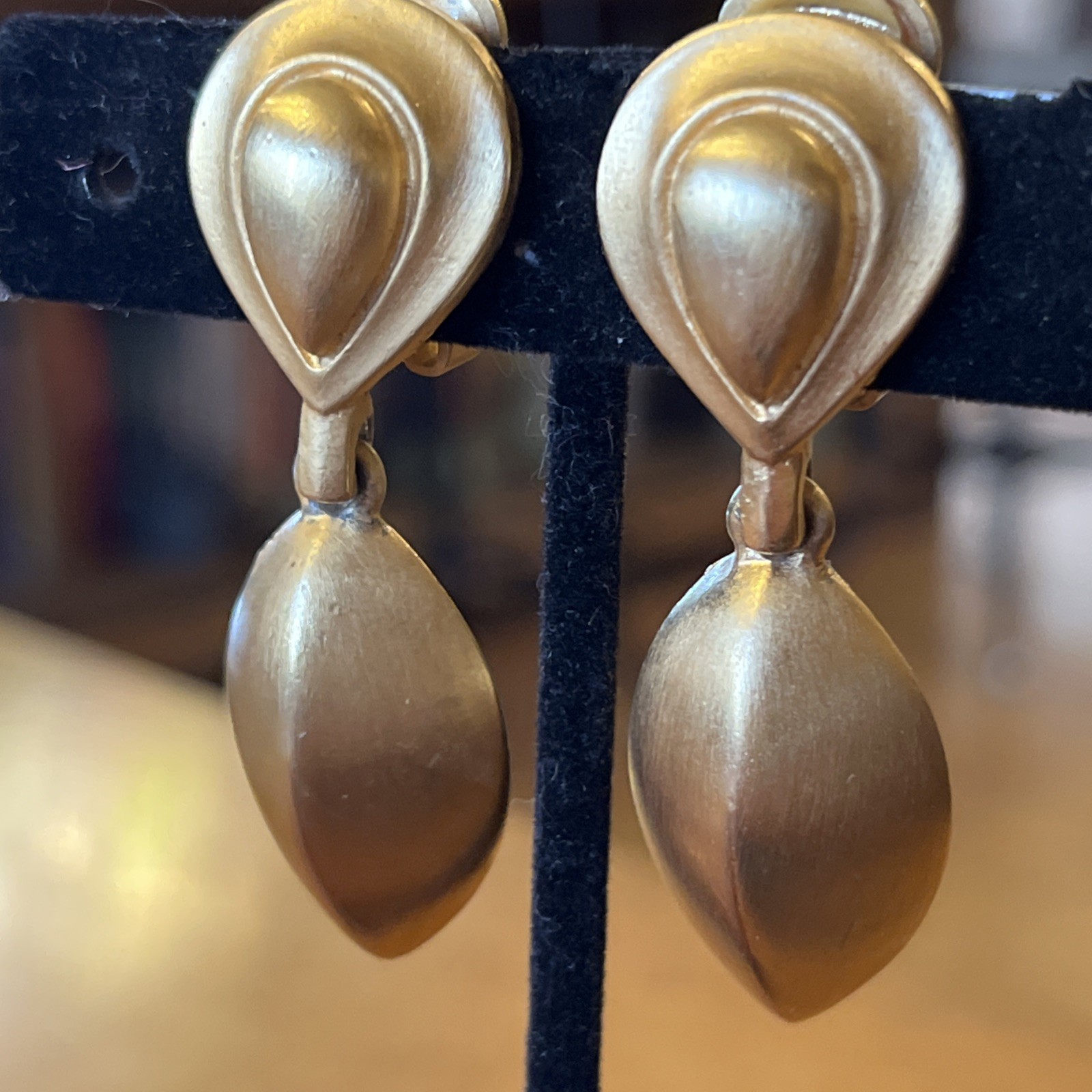 Vintage XEJA Matte Gold Dangle Drop Clip On Earrings Statement Classic