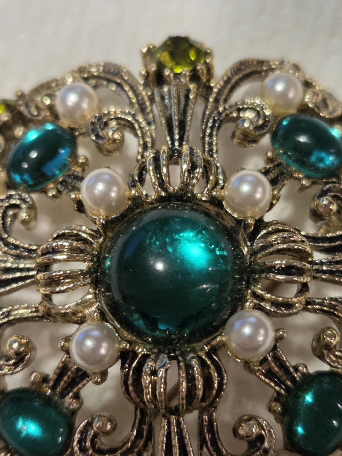 Vintage Blue & Green Rhinestone Gold Tone Filigree Hearts Flower Brooch Pin