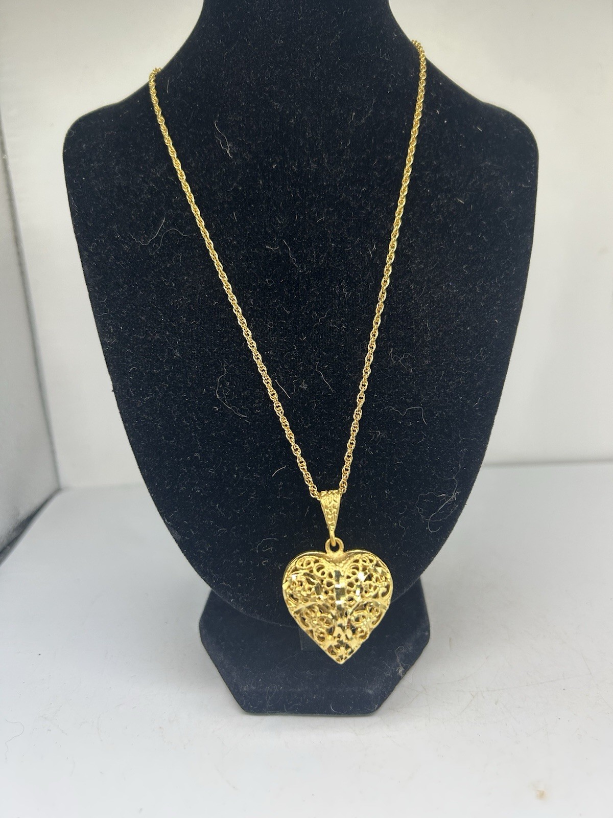 Vintage Filigree Heart Necklace Puff Gold Tone In Jewelers Box 24”