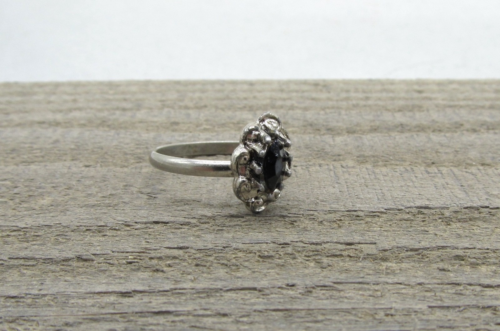 Vintage Adjustable Ring Signed Vogue Silver Tone Faceted Stone Ornate Setting