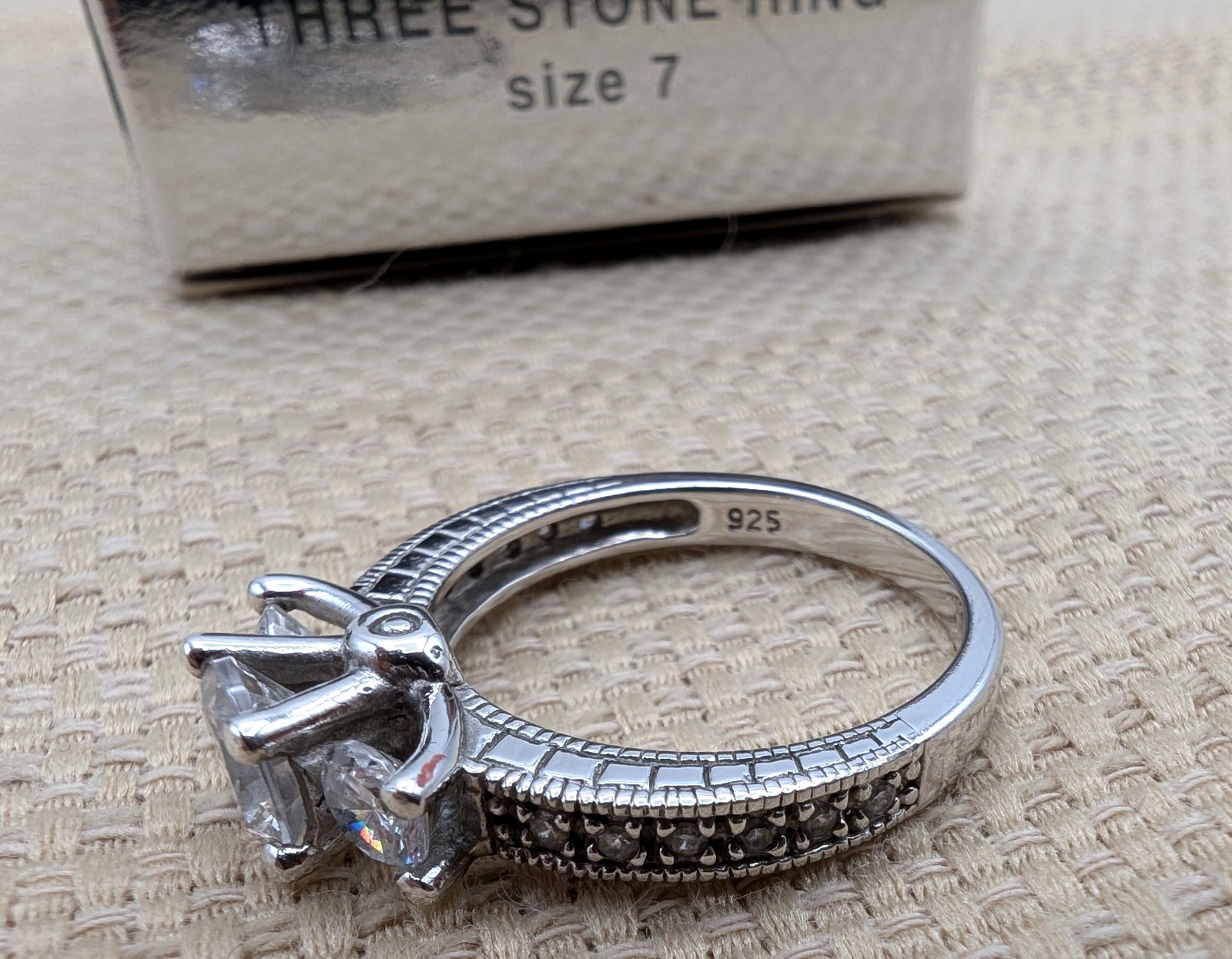 Avon 2007 Sterling Silver CZ Three Stone Ring Size 7 Engagement/Right Hand Ring