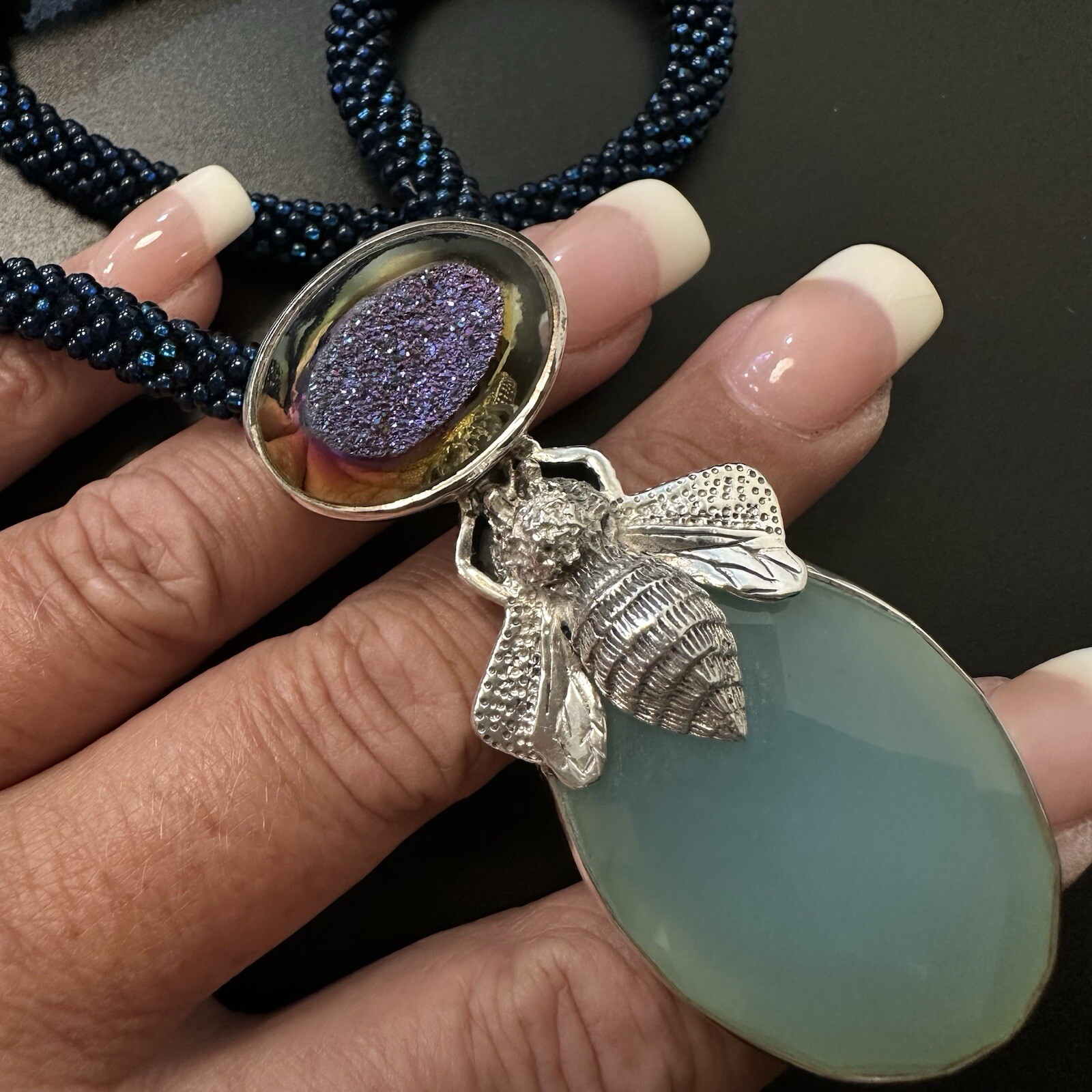ESTATE STERLING AMY KAHN RUSSEL CHALCEDONY DRUZY QUARTZ BEE BROOCH NECKLACE 23”