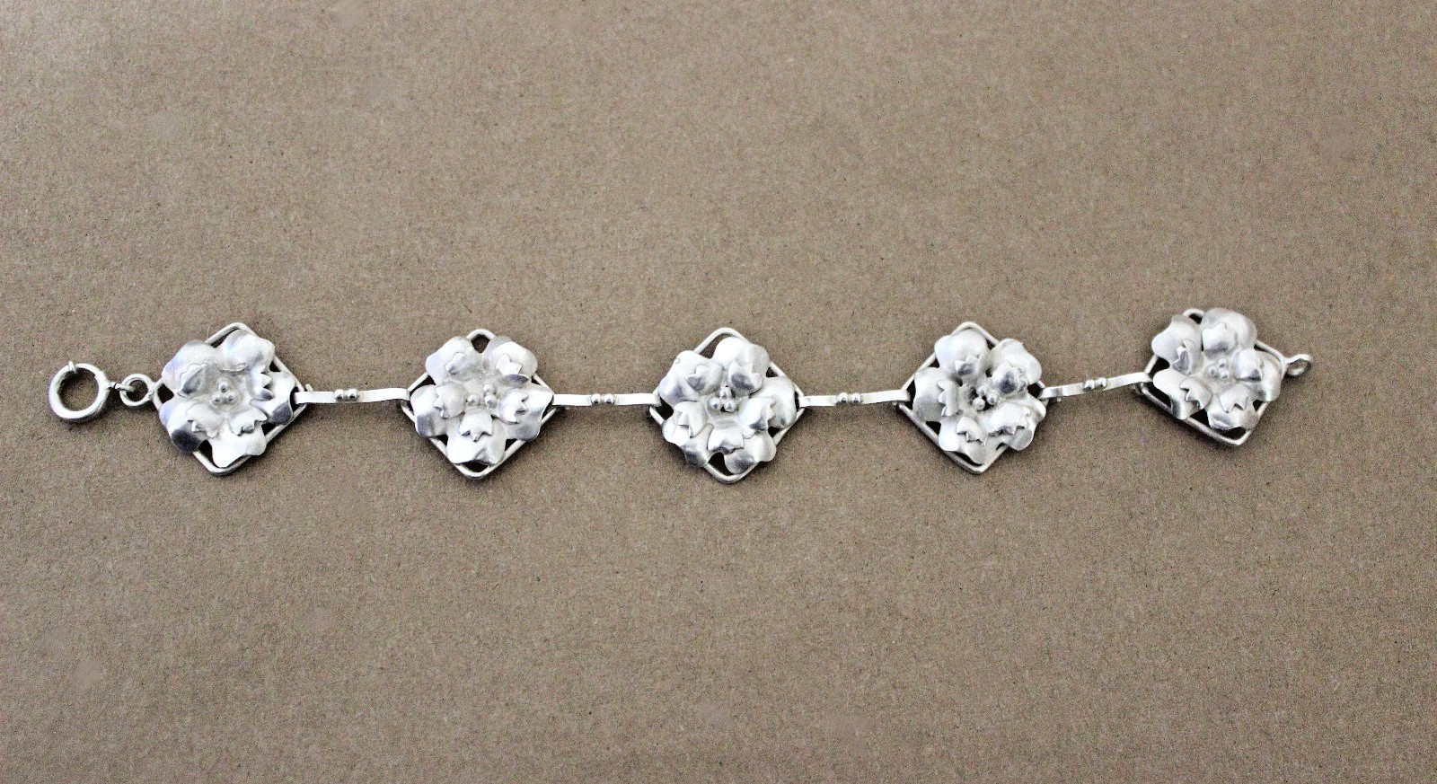 Vtg Sterling Silver Art Nouveau Floral Set Earrings clip-Bracelet 6.5″- Ring 5.5