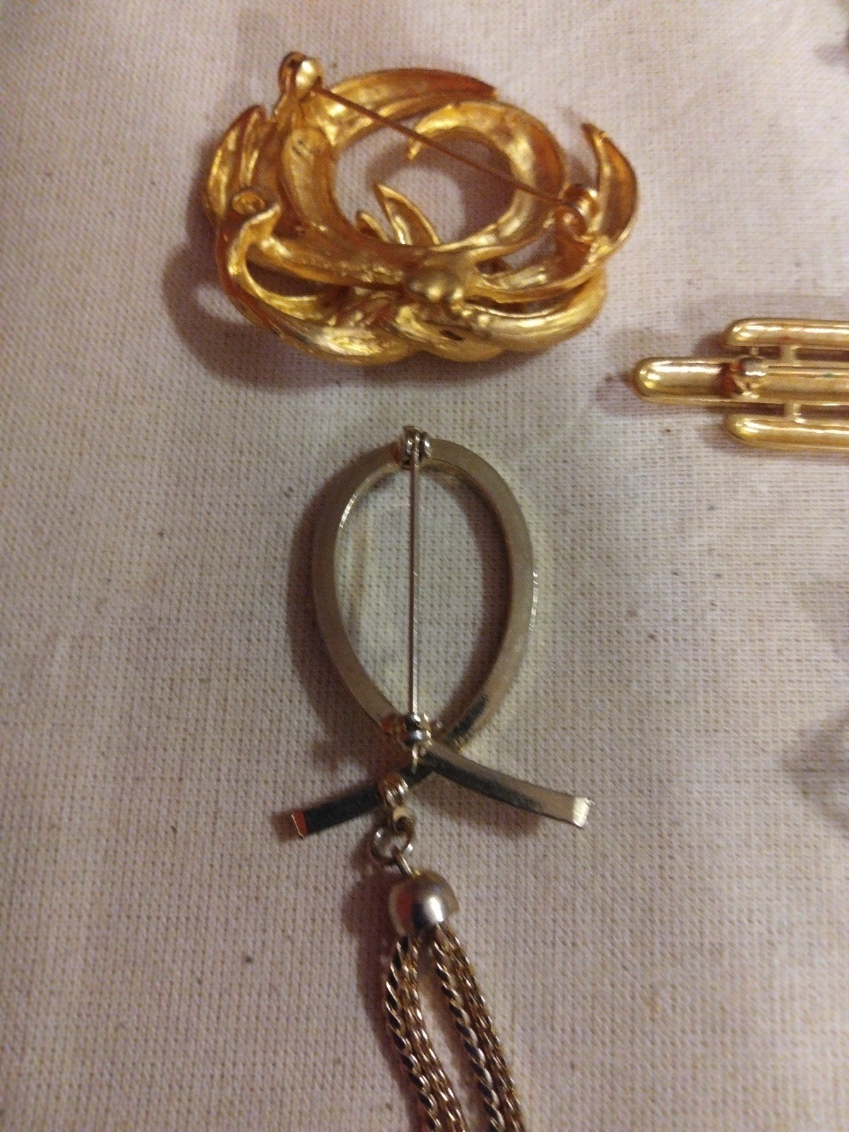 Lot of 8 Different Gold Tone Vintage To Now Brooches! ALL WEARABLE!