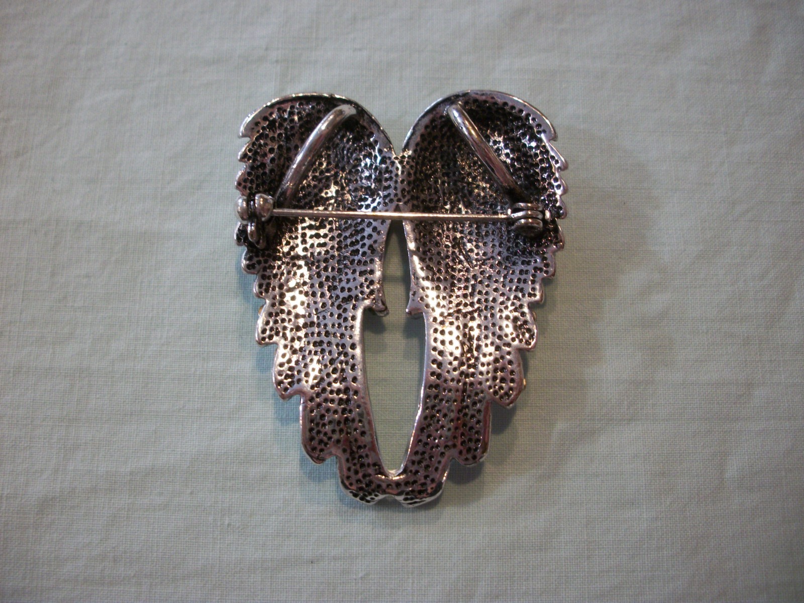 VTG SiLVERTONE/AURORA BOREALIS/CLEAR RHINESTONE (ANGEL WINGS) PIN/PENDANT COMBO