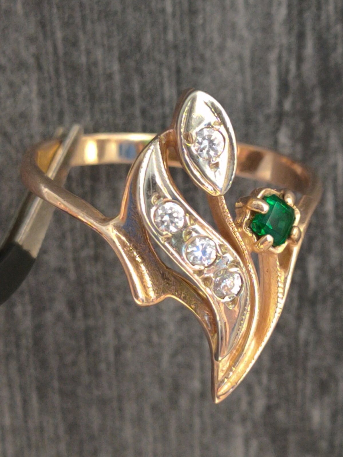 Vintage USSR Gold Ring 14K 585 Solid Rose Gold Emalard Stone