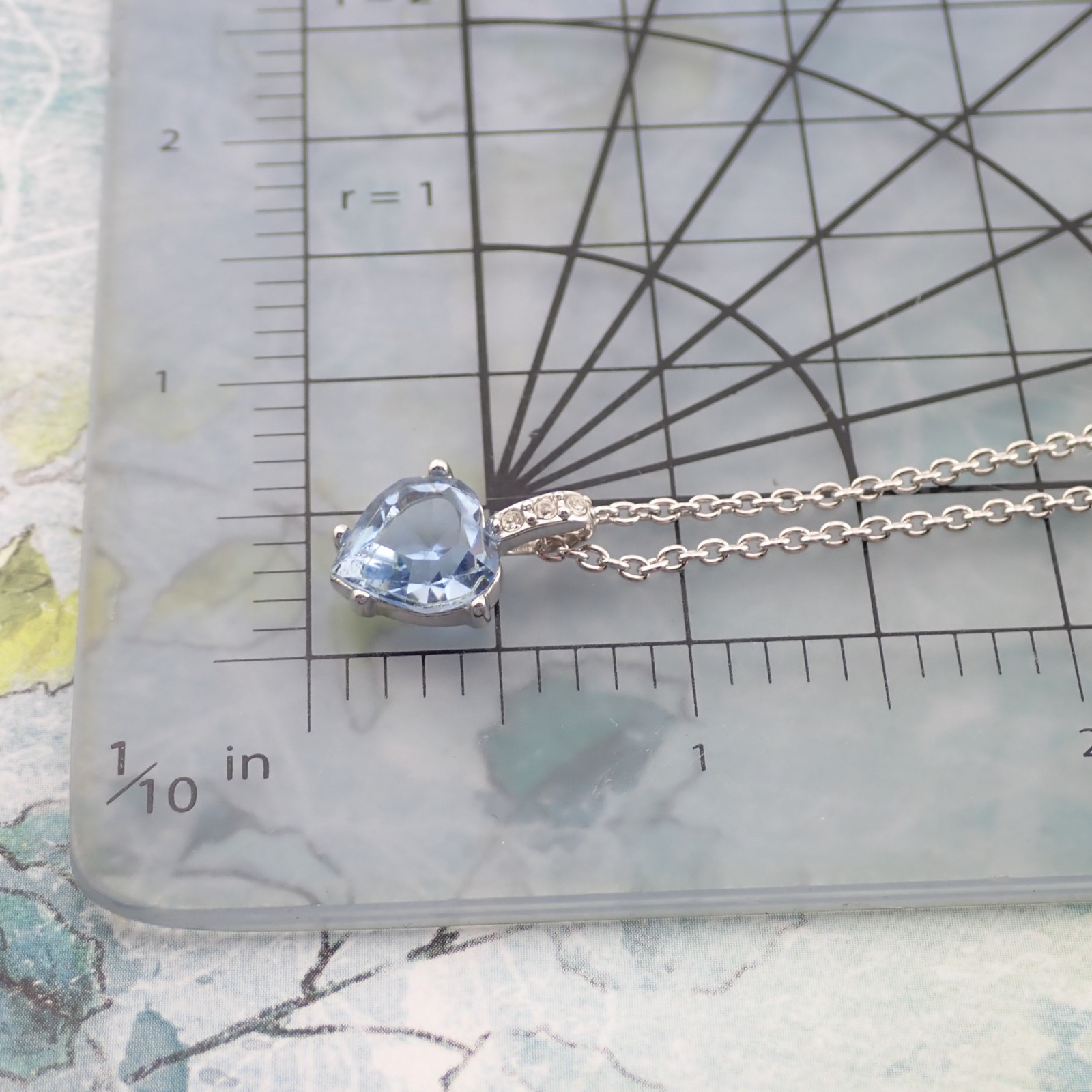 VTG Swarovski Swan Stamp Blue Crystal Heart Pendant 15 1/2″ Silver Tone Necklace