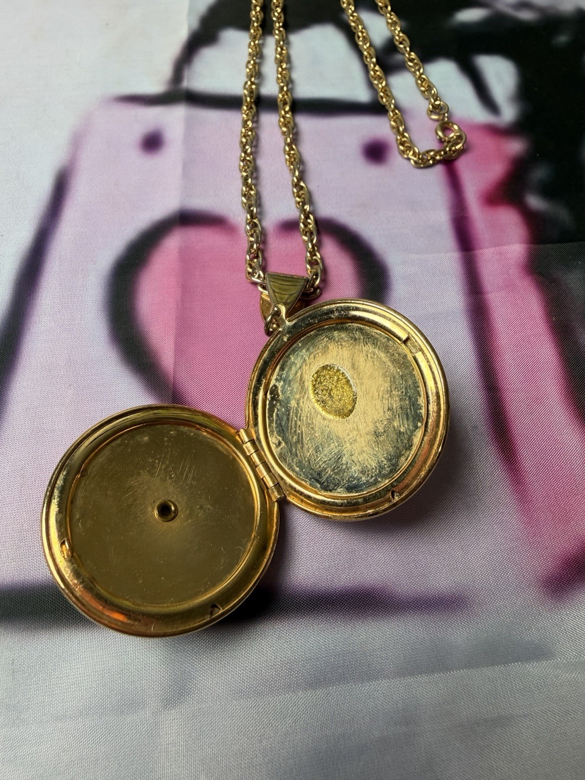 Vintage Fragonard Courting Couple Locket Necklace Gold Tone Filigree 24″