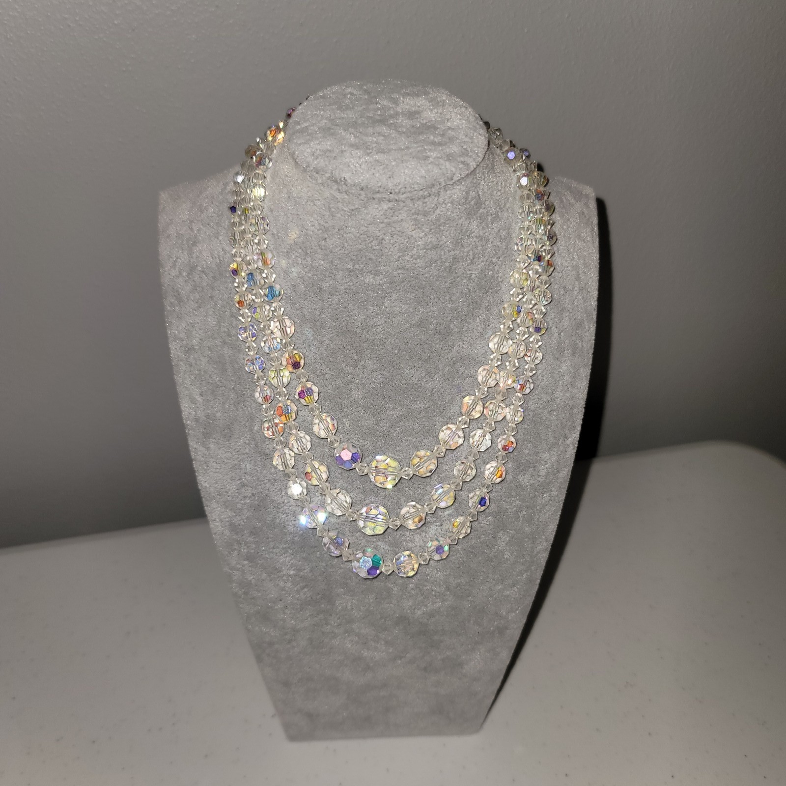 Vintage c1950s 18″ 3-Strand Aurora Borealis Iridescent Graduated Bead Necklace