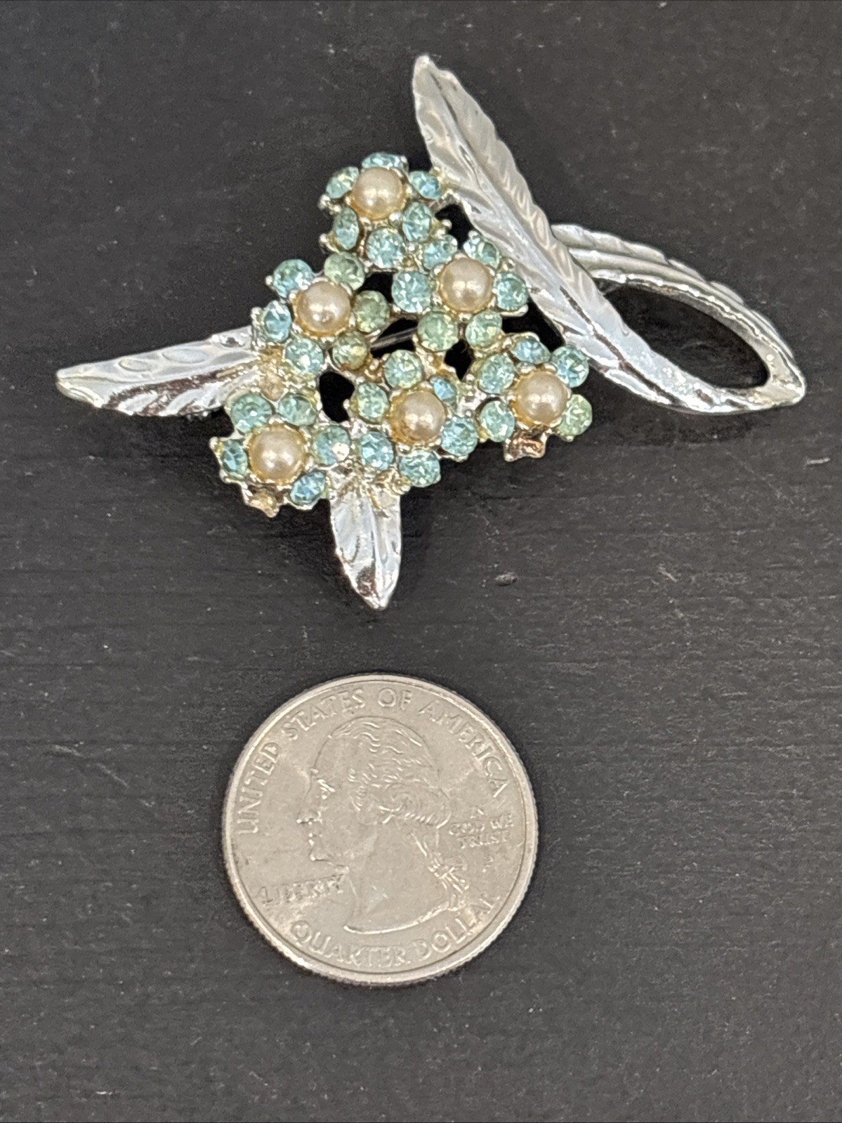 Lot 12 Fashion Jewelry Pins Vintage Now Faux Pearls Shell Leaf Leaves Flowers