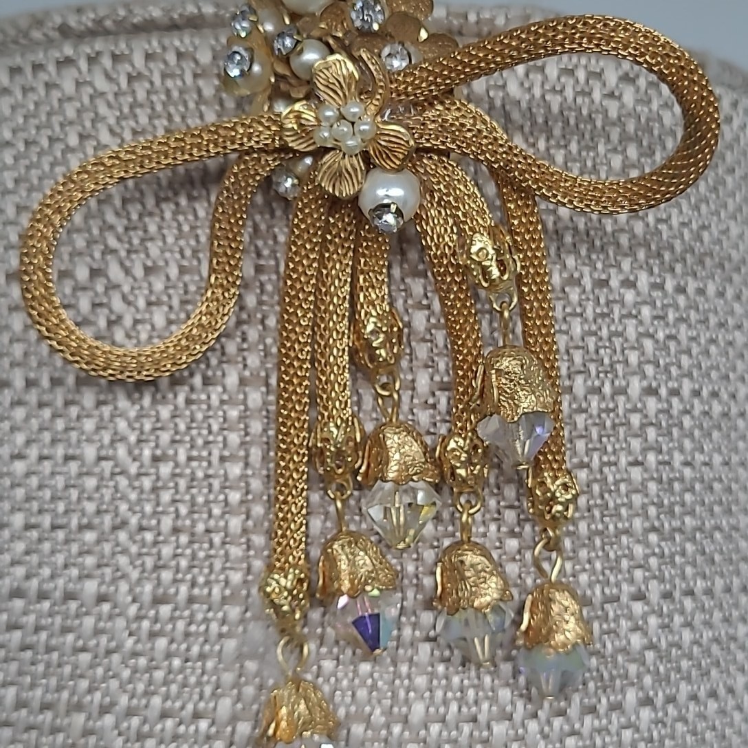 Vintage Mesh Brooch Gold Tone Pearl Rhinestone Tassel Crystal Dangle