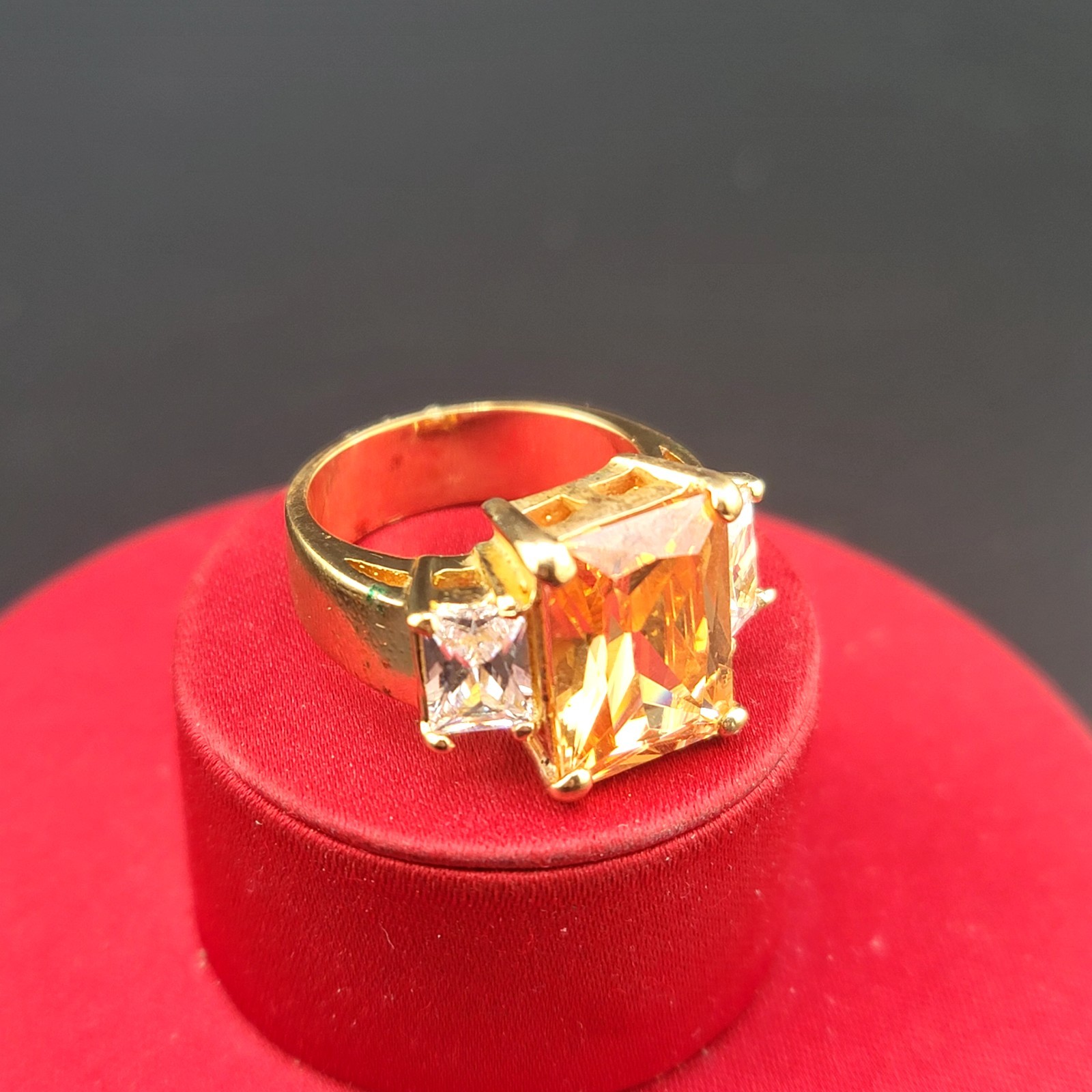 Vtg Sz 7 Ring Lg Citrine Clear Cubic Zirconia 18KGE Fashion Jewelry Glam Classy