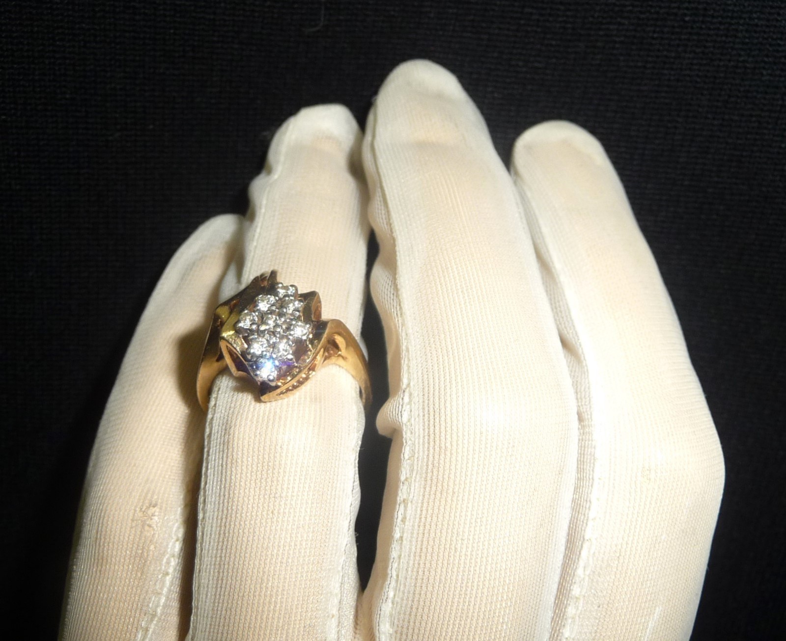 GORGEOUS ESTATE VINTAGE DESIGNER VR 14K YELLOW GOLD DIAMOND CLUSTER RING!