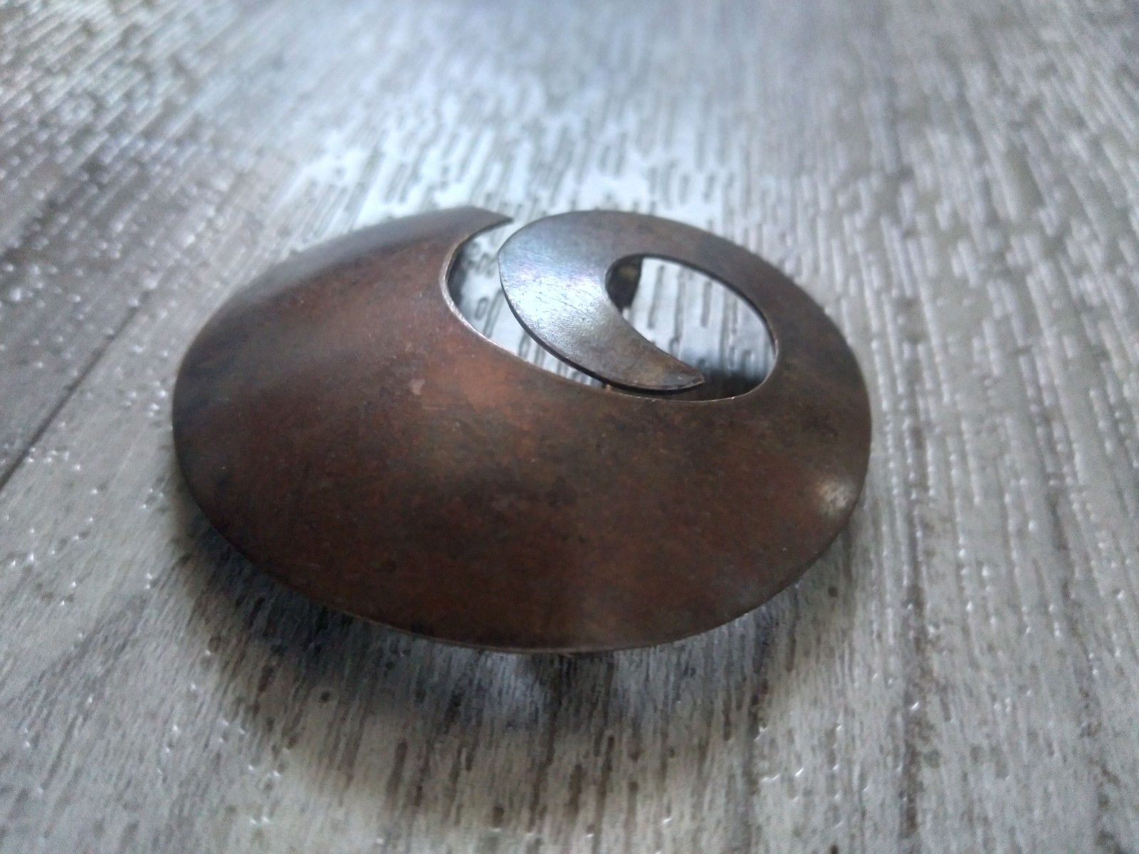 Metal Swirl Brass Brooch Vintage 2in