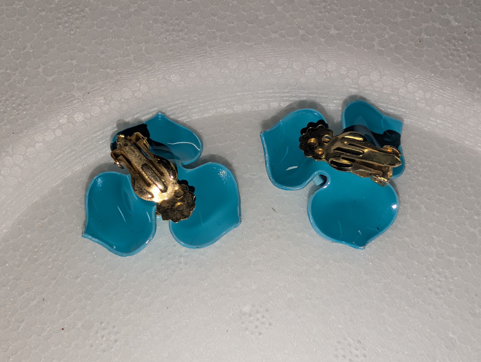 Vintage Retro Coro Bow Brooch And Unmarked Flower Clip On Earrings Mod