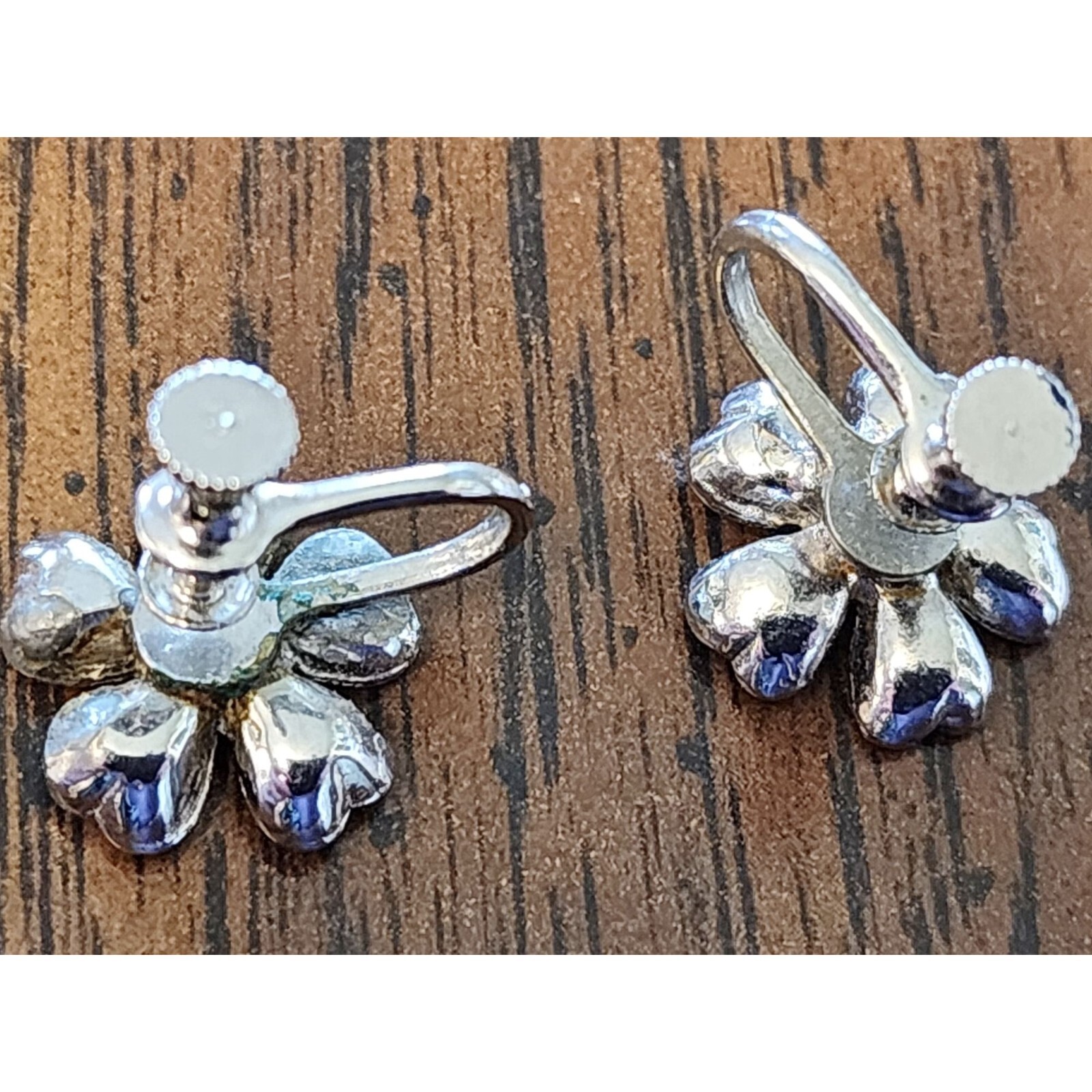 Vintage Silvertone w Rhinestones Flower Screwback Earrings 1/2 Inch Diameter