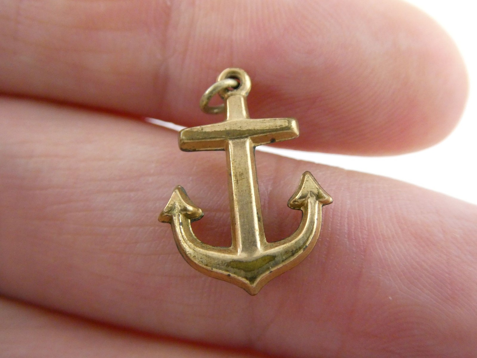 Vintage Unmarked Gold Fill Metal Anchor Pendant Charm .6g .75 Inch Length