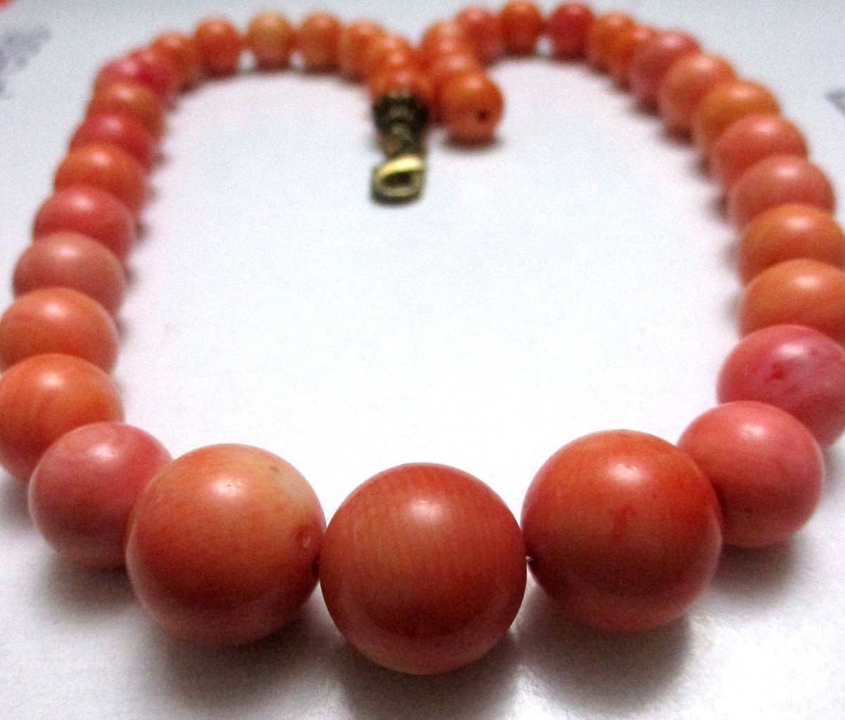 Vintage M0M0 Art Deco Authentic ☆ Undyed Untreated ☆ Necklace Coral ☆ Organic.