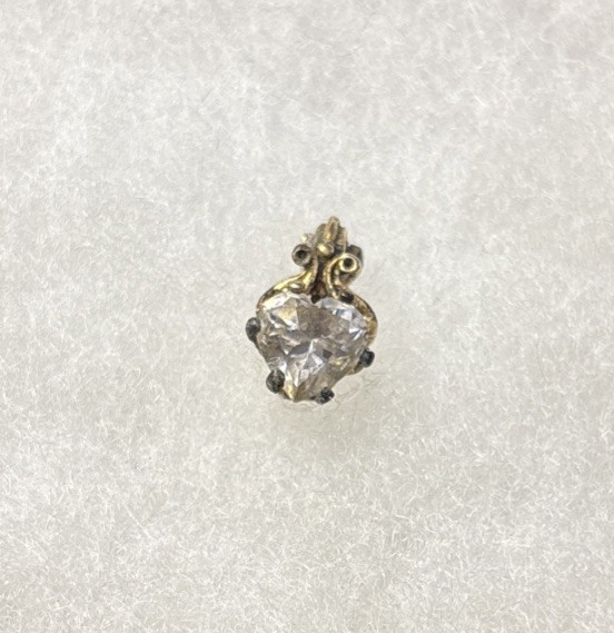 Lovely Vintage Old Fashioned Heart Shaped Solitaire Necklace Pendant