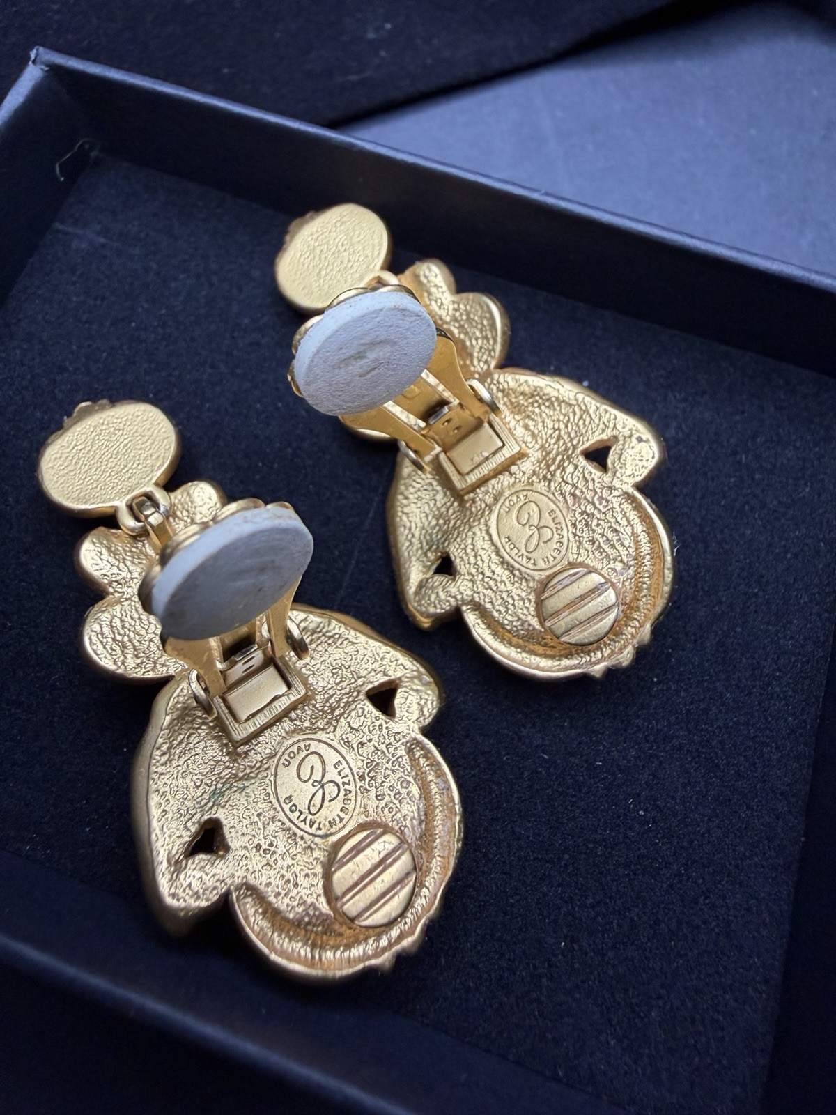 VTG ELIZABETH TAYLOR COLLECTION GILDED AGE CHERUB ANGEL DROP CLIP EARRINGS AVON