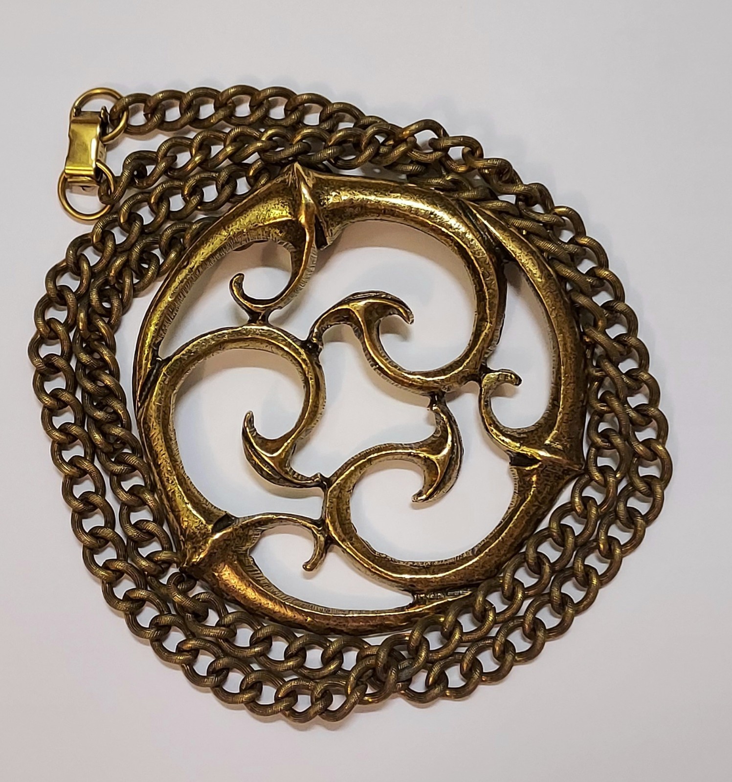 Vintage Alva Museum Replicas Necklace Celtic Knot Circle 70s Statement Gold Tone