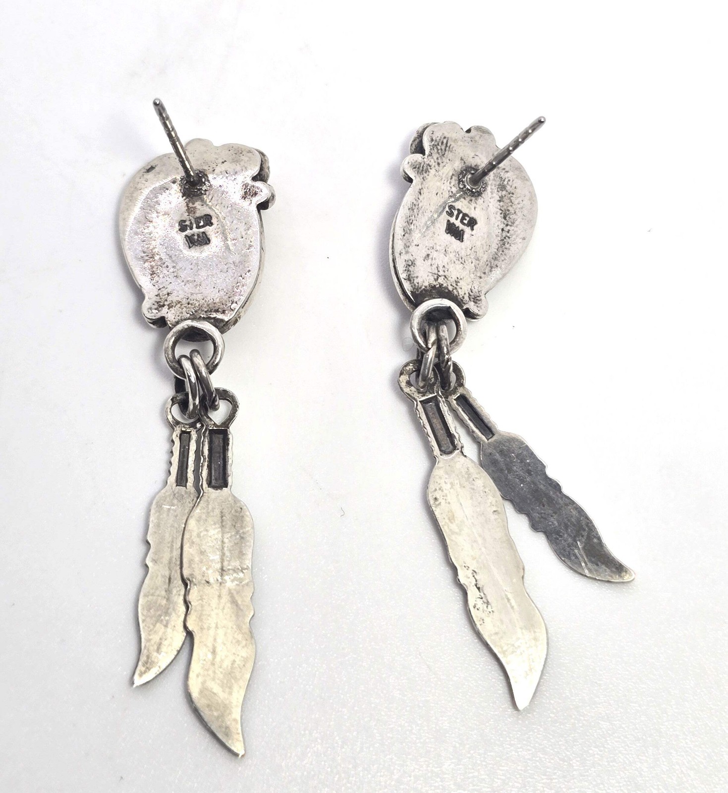 Spiney oyster Native American sterling silver feather drop vintage earrings