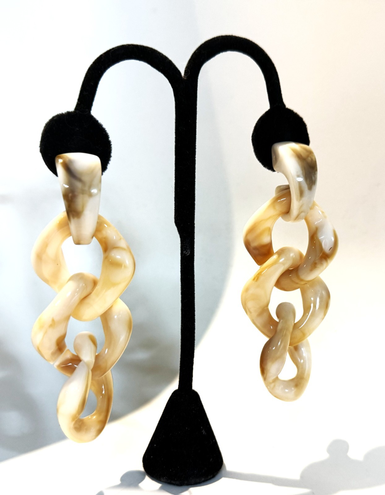 Gorgeous Cream Color Resin Chain Dangle Pierced Earrings