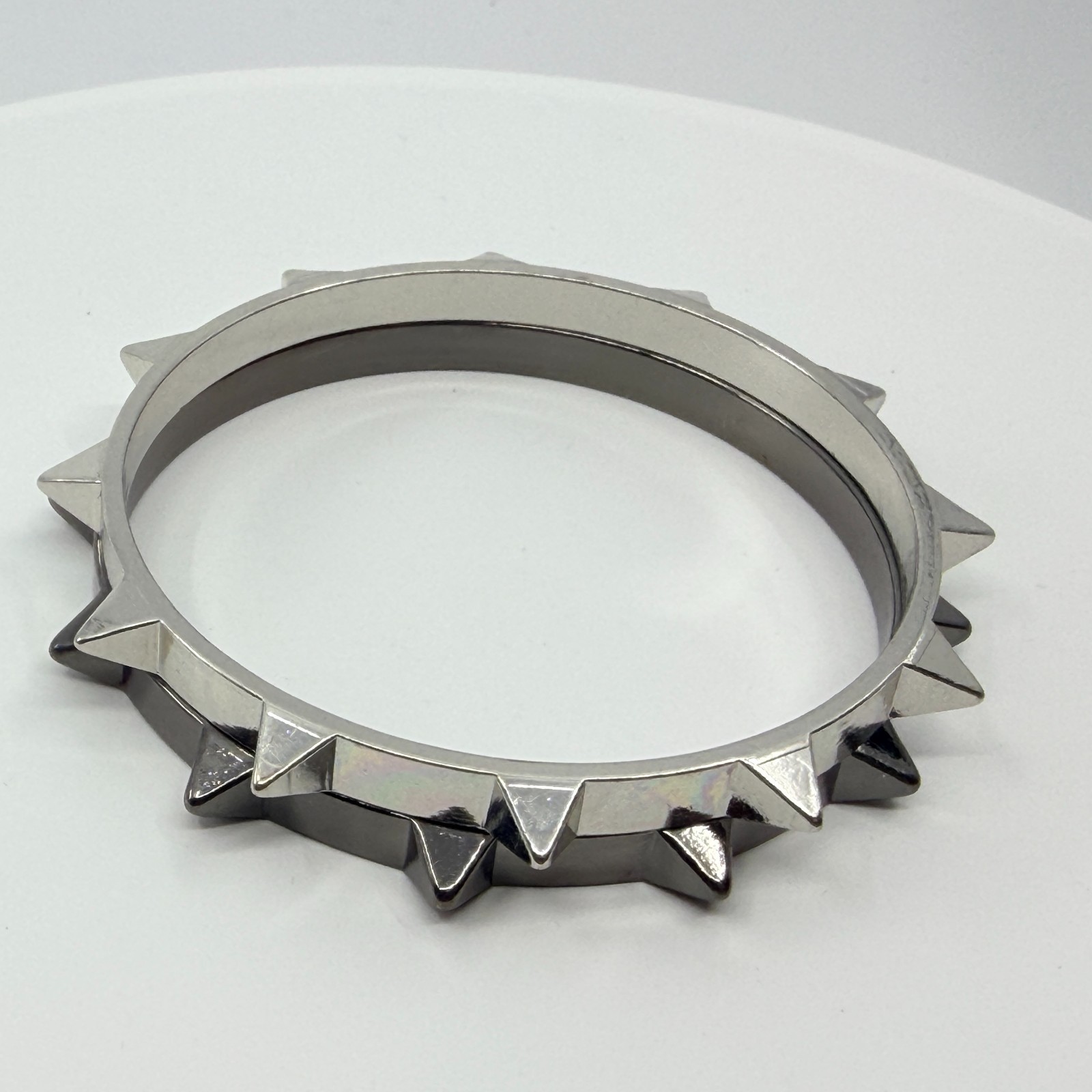 VTG Punk Spiked Bangle Bracelets 2 pc Silver Tone Gunmetal Metal Moto Goth Edge