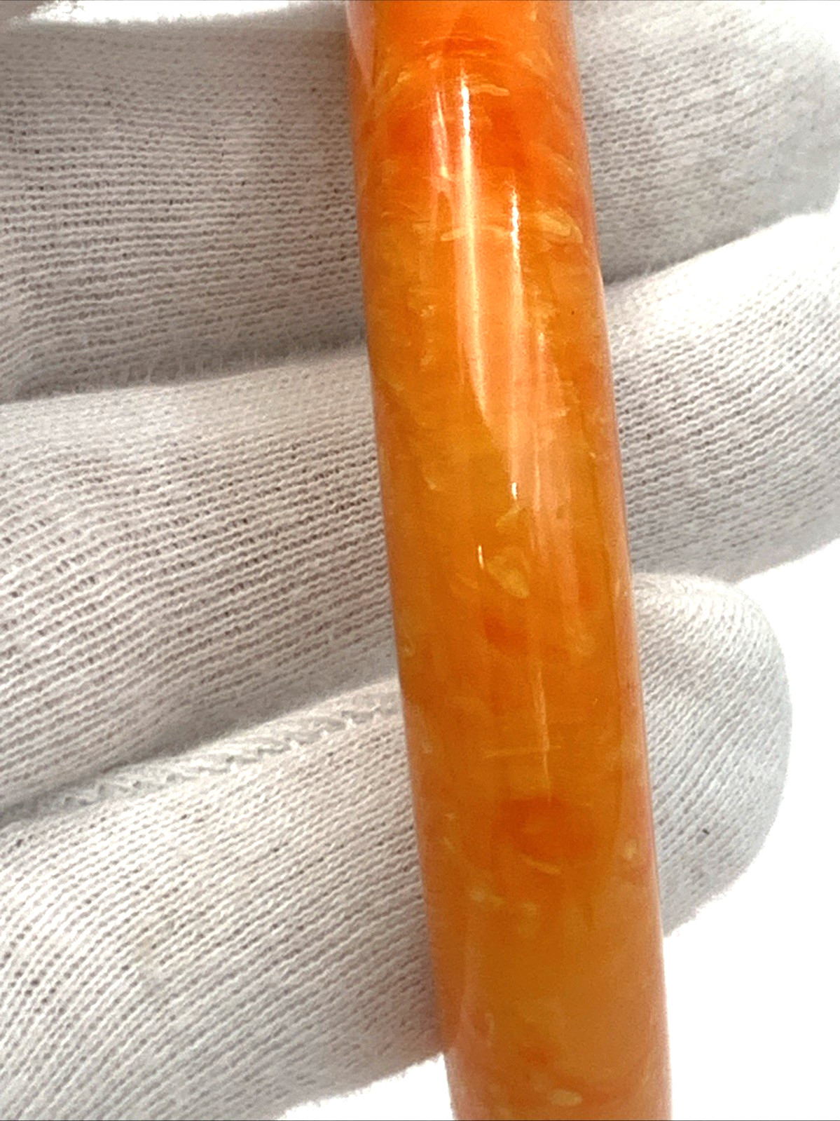 Vintage 12 mm Wide BAKELITE Bangle Bracelet Orange Marbled 29.3g 8″ IC