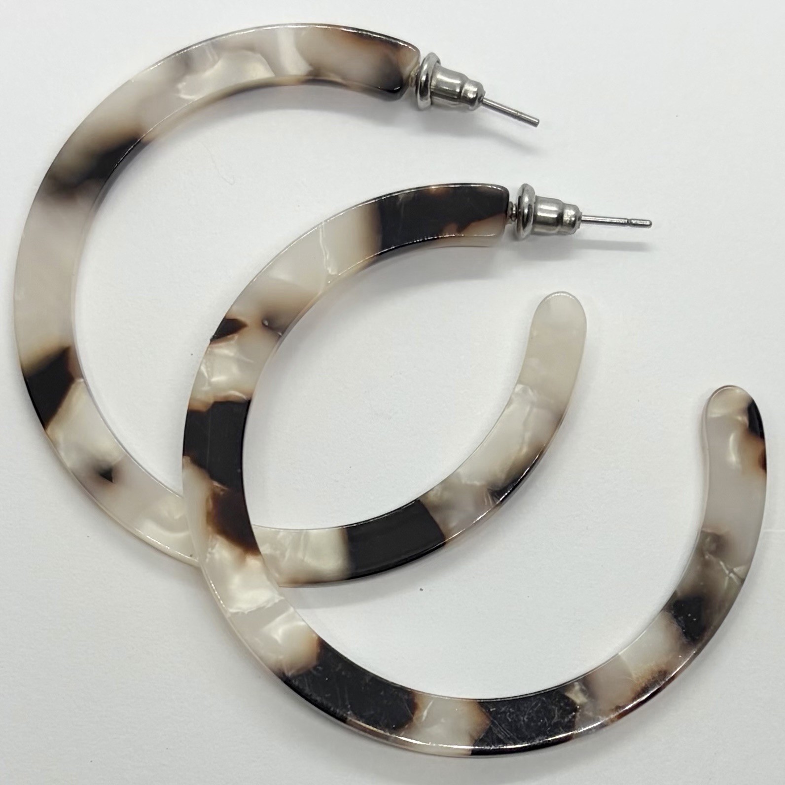 Vtg Brown White Large Resin Hoop Statement Earrings Round Post Mottled Marbled