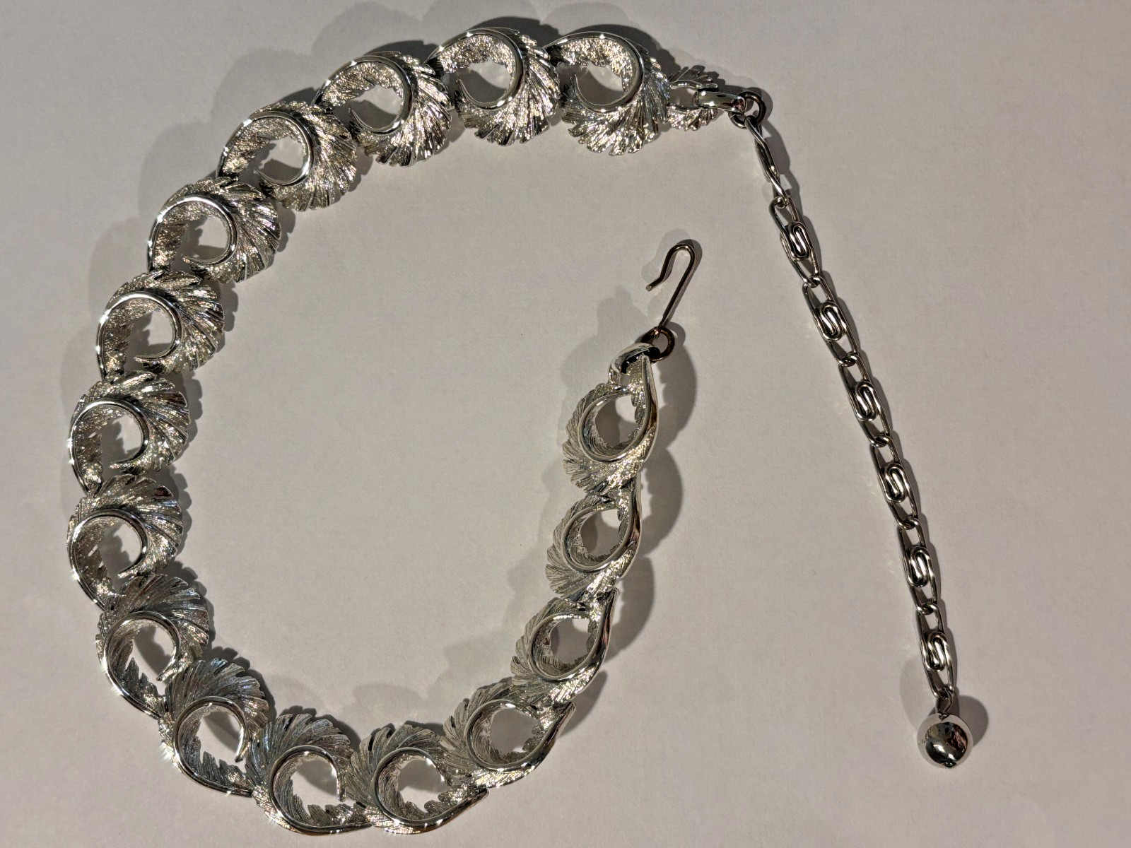 VINTAGE LISNER signed silver wave link scroll choker necklace 16″ adjustable