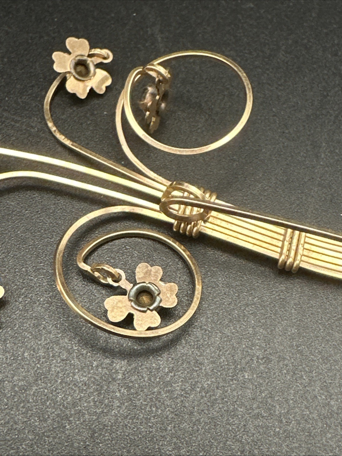 Vintage Gold‑Tone Floral Bouquet Brooch • Wirework Stems & Stone Centers