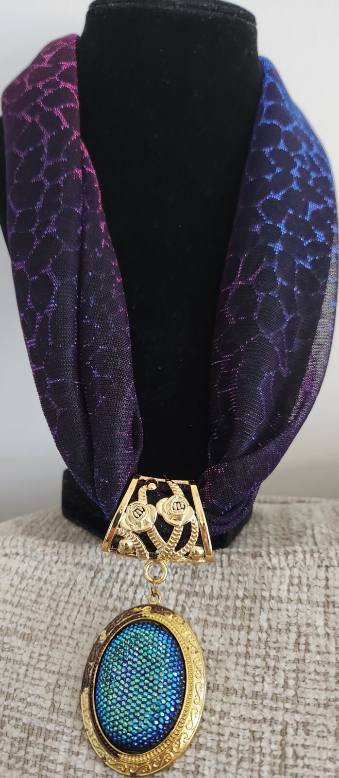 Violet Blue Druzy Rhinestone Pendant Sheer Fabric 15 In Pendant 2″×1.5″ Dented