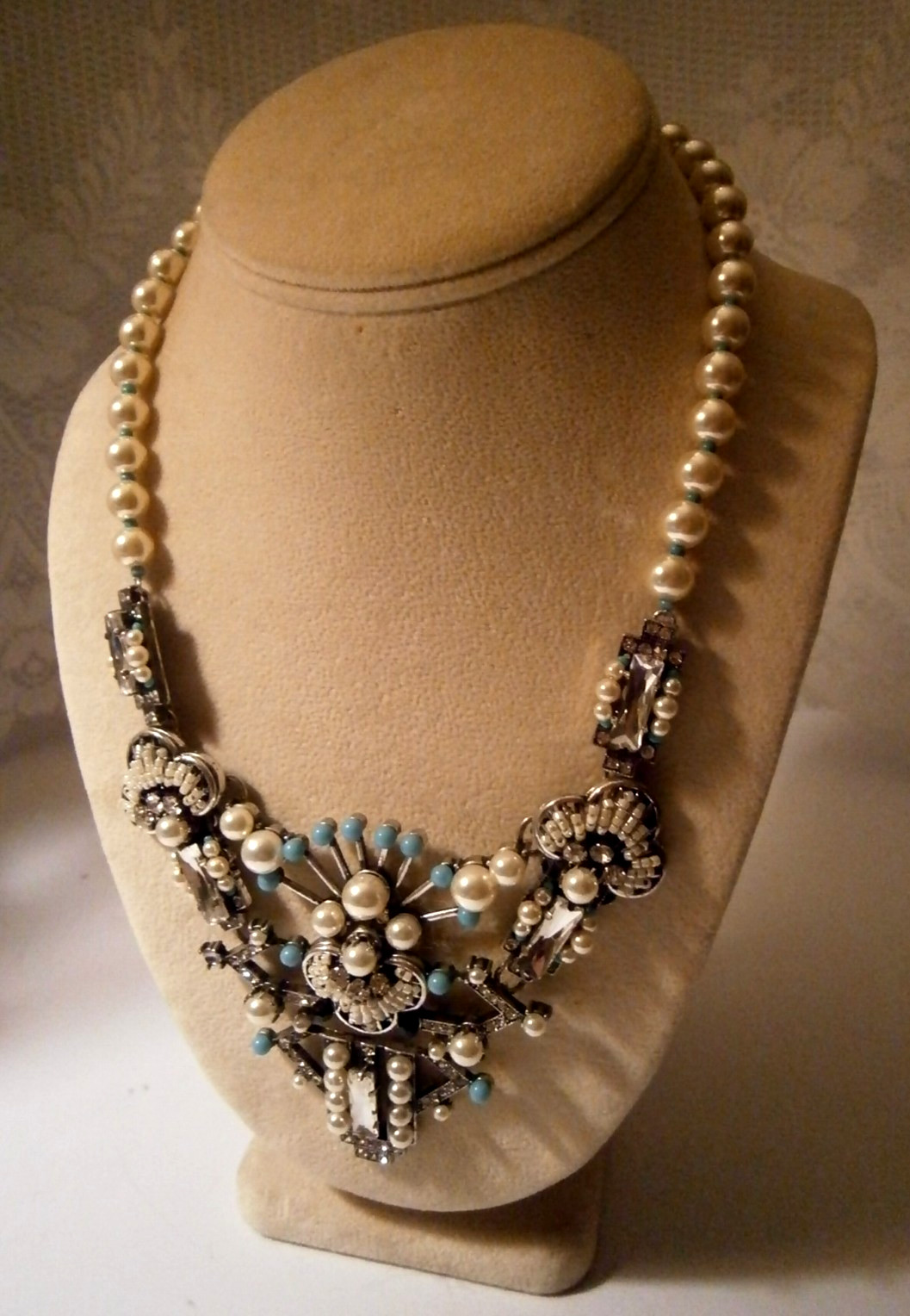 Exquisite Miriam Haskell Pearl Rhinestone Aqua Bead Bib Statement Necklace EUC