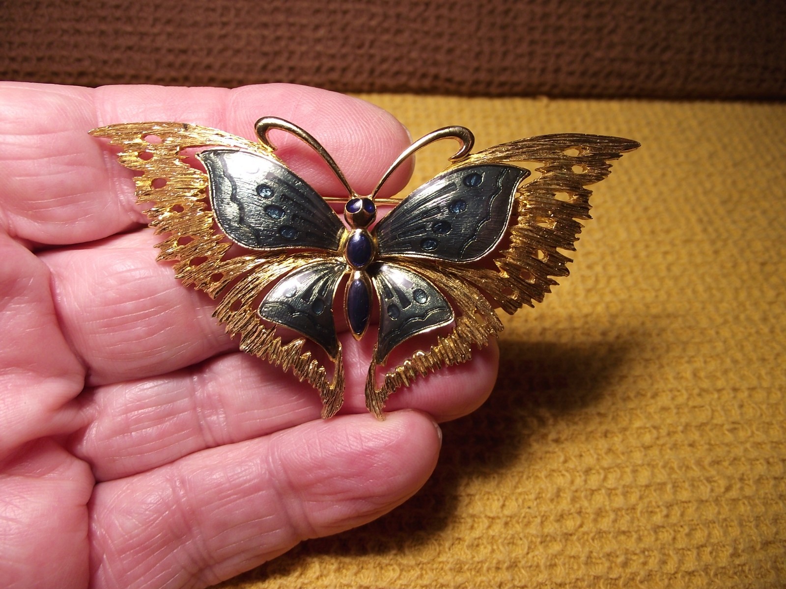 A VINTAGE ORENA PARIS GREEN AND BLUE ENAMEL GOLD TONE BUTTERFLY BROOCH FRANCE