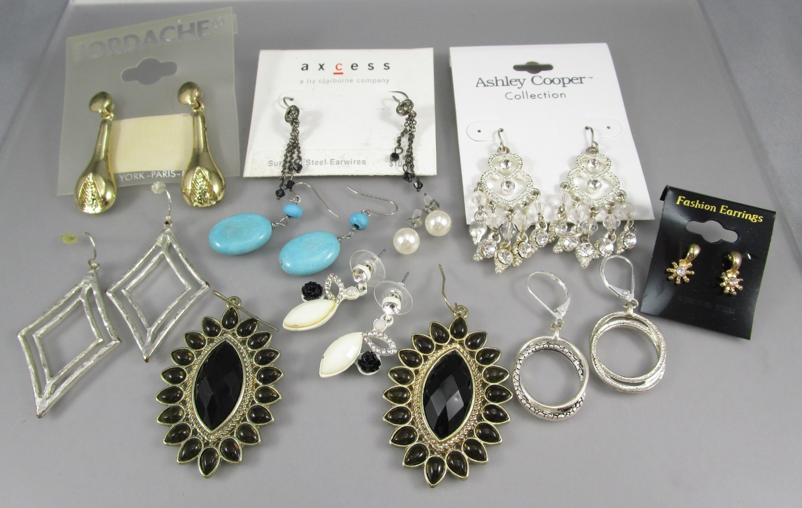 Vtg Mod Retro Varying Colors & Multi Styles LOT 10 Post Pierced Earrings 173U