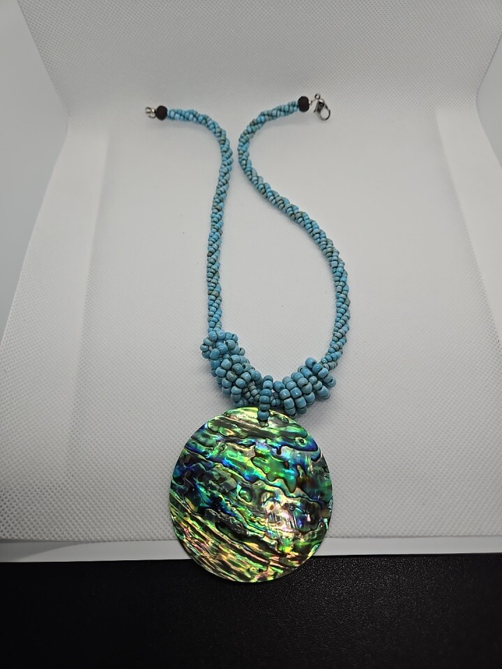 Lee Sands Pāua Abalone Shell Turquoise Blue Bead 17.5″ Necklace Pendant Signed