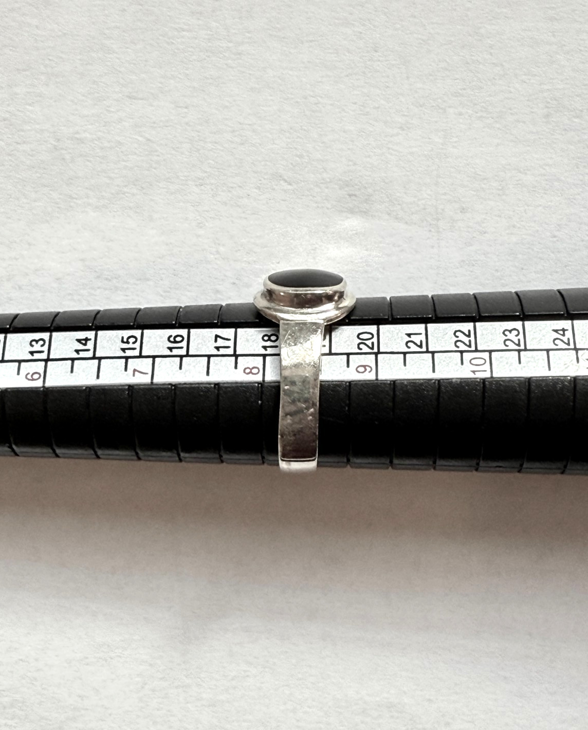 Vintage CW Charles Winston 925 Sterling Silver Black Onyx Ring Size 8.25