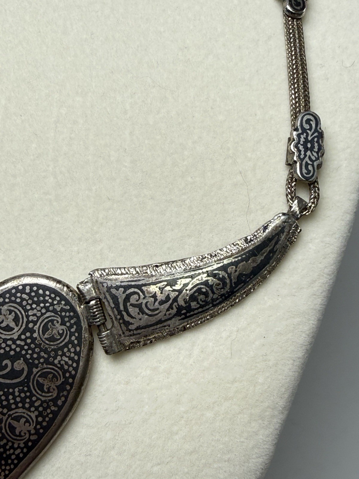 900 Silver Niello Heart Collar 18” Necklace Ornate Inlay Double Strand