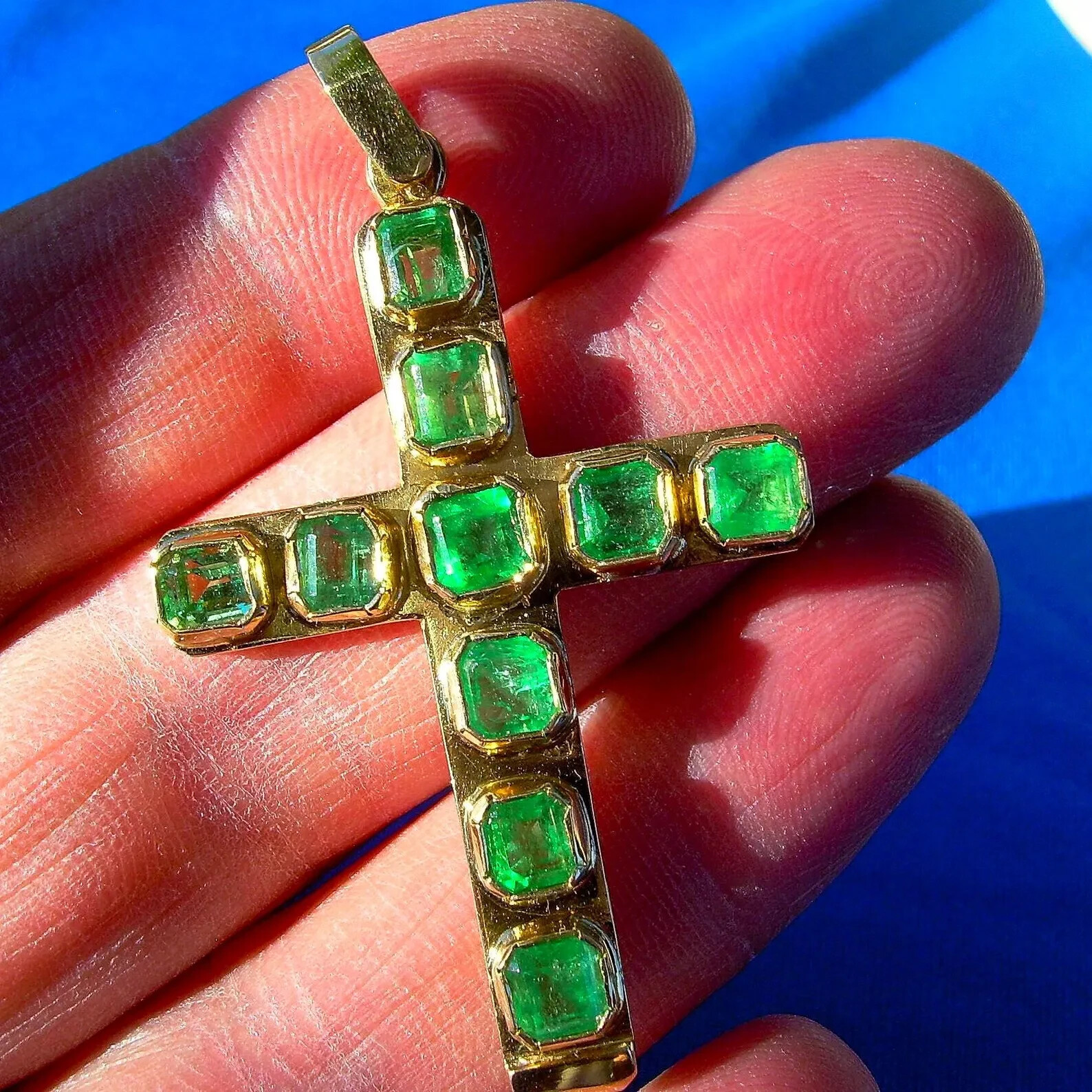 Original EARTH MINED EMERALD Deco Cross Pendant Elegant SOLID 18K GOLD Medallion