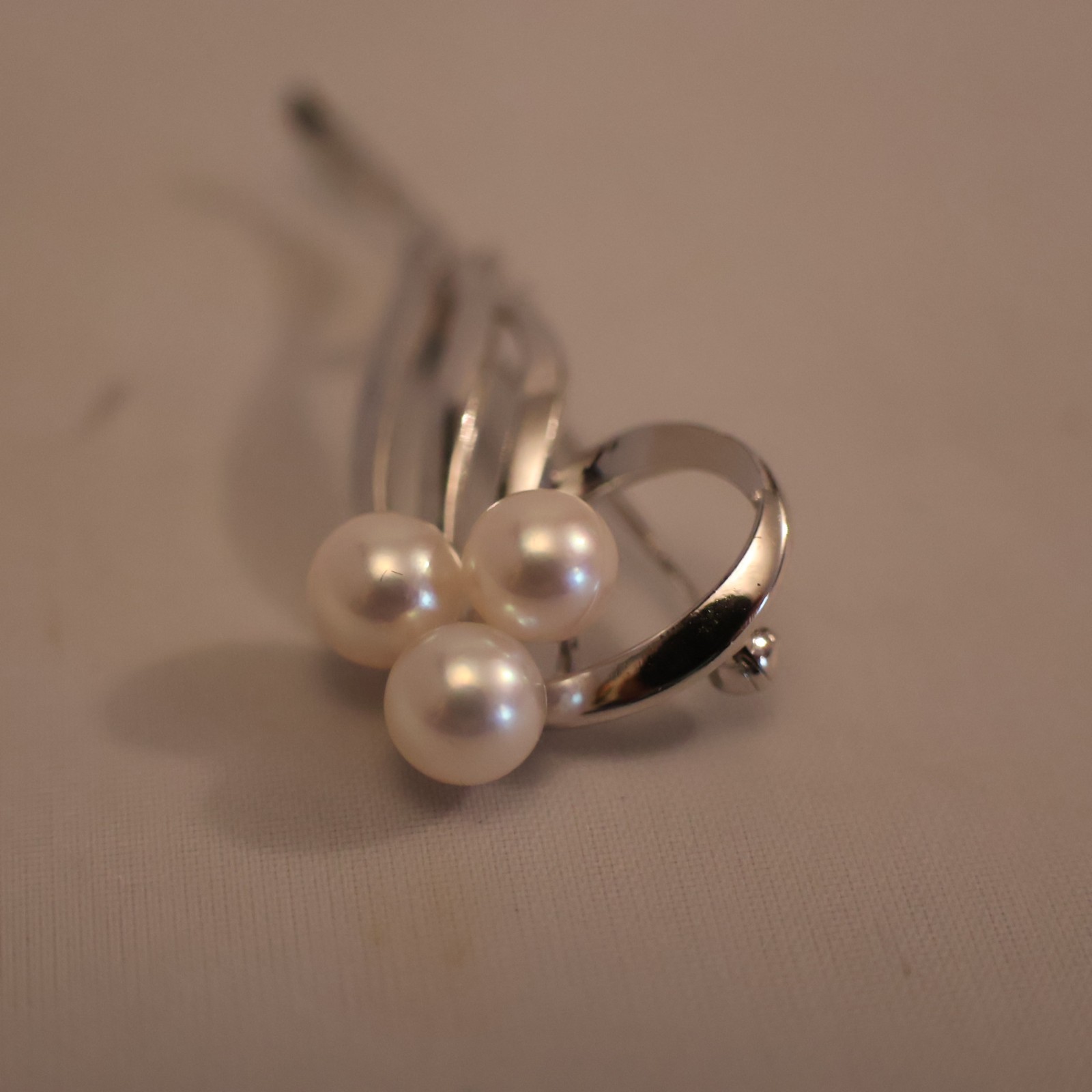 Mikimoto Akoyo Pearl and Sterling Pin/Brooch – Classic