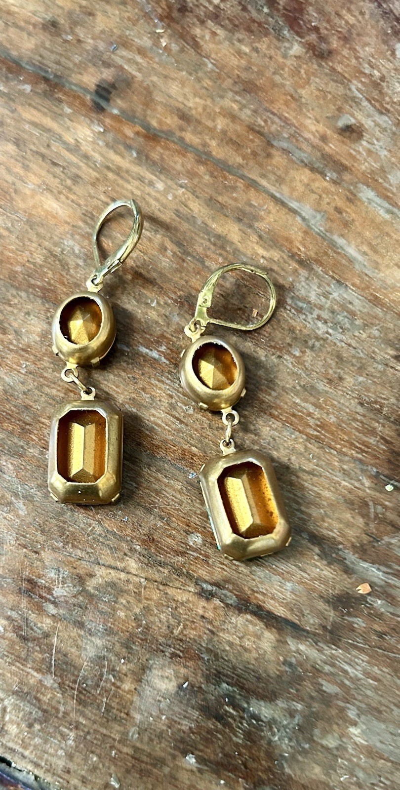 VTG Emerald Green Crystal Rectangular and Round Stone Gold Drop Earrings