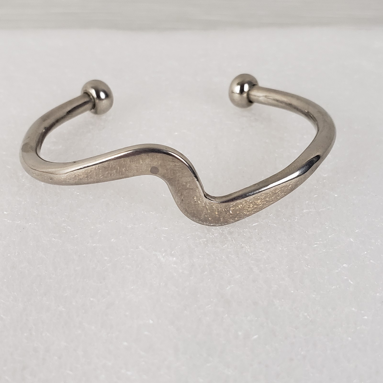 Zig Zag Cuff Bracelet Modernist Silver Tone Sleek 6.5″ Abstract Wave