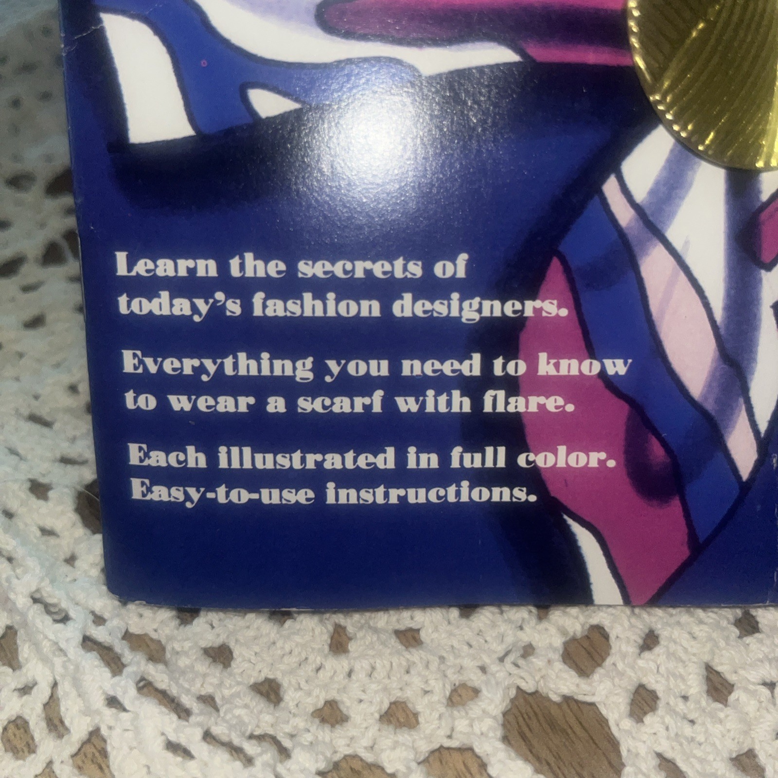 Vintage Scarf Clip and How To Instruction Guide for 20 Different Wears 60s-80s