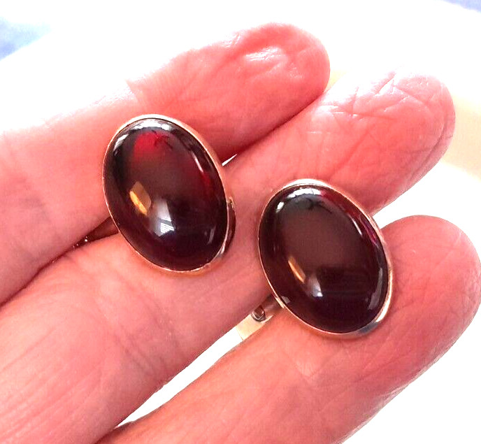 Vintage 1980’s SWANK Dark Red Clear Center Gold Tone Cufflinks