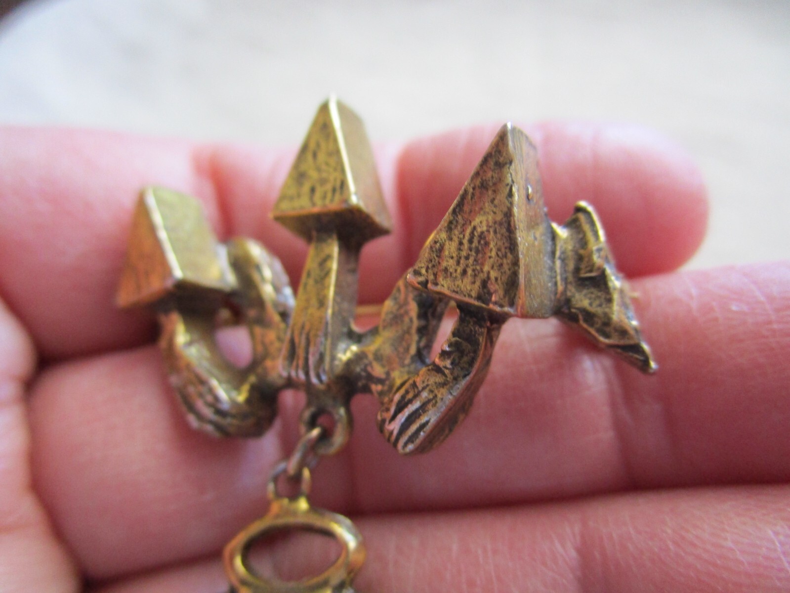 VTG signed ZENTALL Lantern Brooch, Triple arrow dangle, Gold tone APR24-14